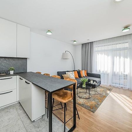 Lovely Apartment With Private Terrace By Urban Rent Kaunas Dış mekan fotoğraf