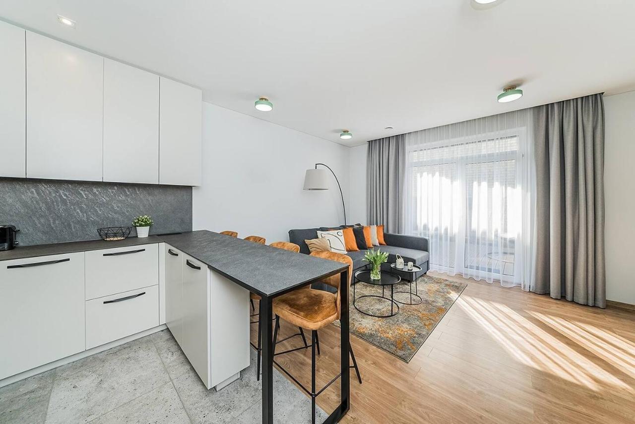 Lovely Apartment With Private Terrace By Urban Rent Kaunas Dış mekan fotoğraf