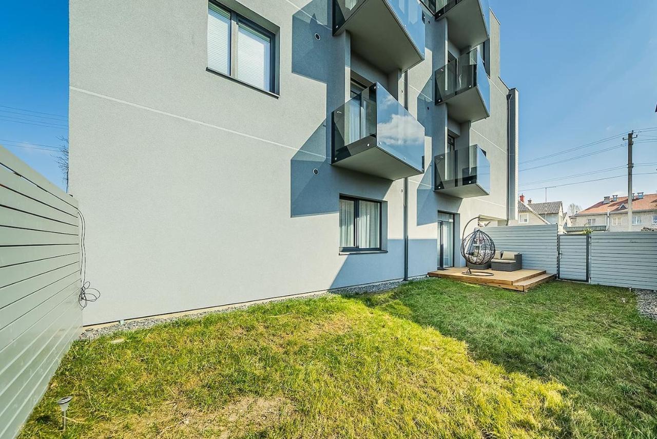 Lovely Apartment With Private Terrace By Urban Rent Kaunas Dış mekan fotoğraf